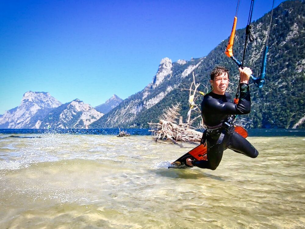 Darkslide Kitesurfen am Traunsee